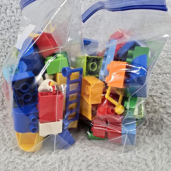 LEGO Duplo Bulk 2 Pound Lot 2 Bags Large Building Blocks Bricks Mixed Preschool - Picture 5 of 7